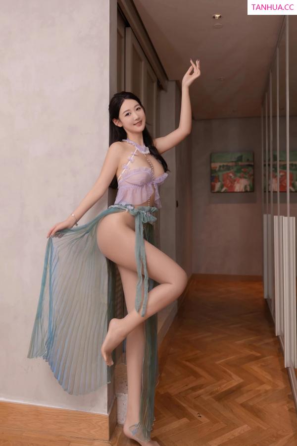 唐安琪  [XiuRen]高清写真图 2024.06.03 No.8644 唐安琪 丝袜美腿第8张图片